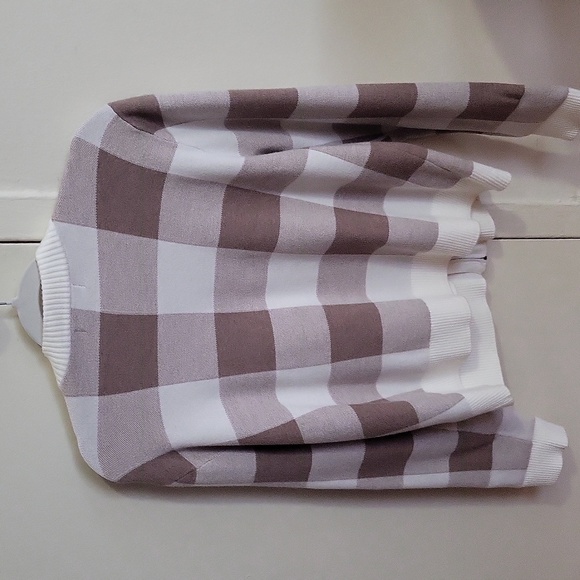 Beautiful cardigan. - Picture 6 of 8